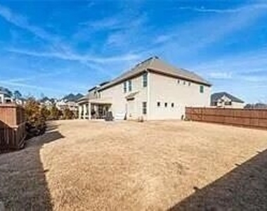 4410 Mossbrook Circle - Photo Thumbnail 9