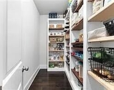 4410 Mossbrook Circle - Photo Thumbnail 4