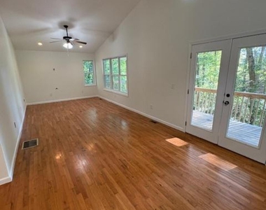 104 Travelers Lane - Photo Thumbnail 2
