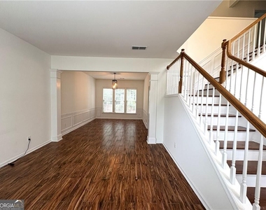 195 Gaines Oak Way - Photo Thumbnail 2