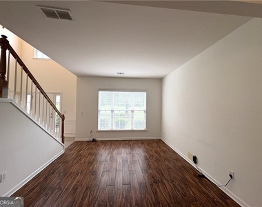 195 Gaines Oak Way - Photo Thumbnail 4