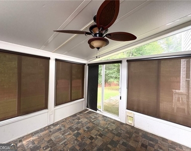 195 Gaines Oak Way - Photo Thumbnail 9