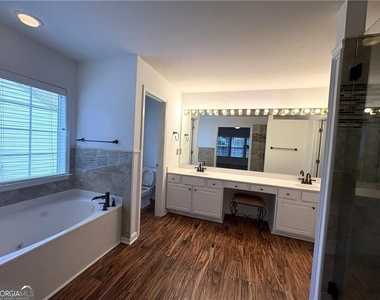 195 Gaines Oak Way - Photo Thumbnail 13