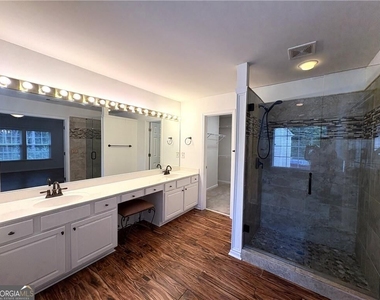 195 Gaines Oak Way - Photo Thumbnail 14