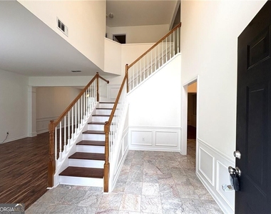 195 Gaines Oak Way - Photo Thumbnail 1