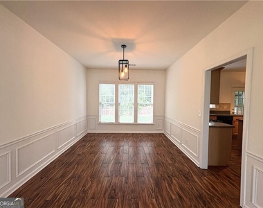 195 Gaines Oak Way - Photo Thumbnail 3