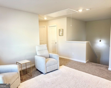 950 Elwood Street - Photo Thumbnail 6