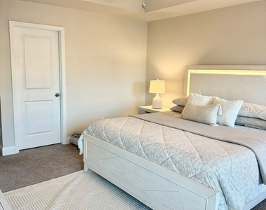 950 Elwood Street - Photo Thumbnail 11