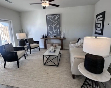 950 Elwood Street - Photo Thumbnail 4