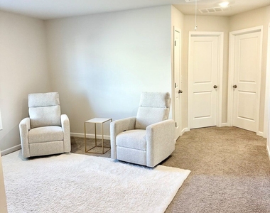 950 Elwood Street - Photo Thumbnail 7