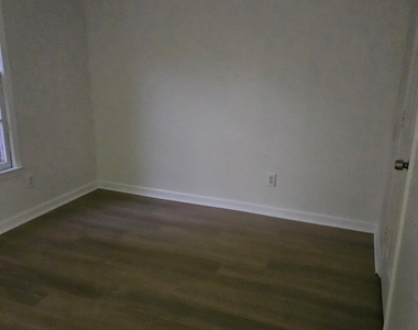 5604 Estates Court - Photo Thumbnail 7