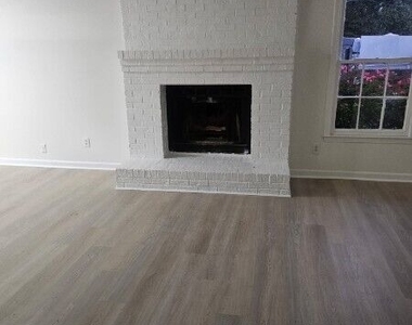 5604 Estates Court - Photo Thumbnail 9
