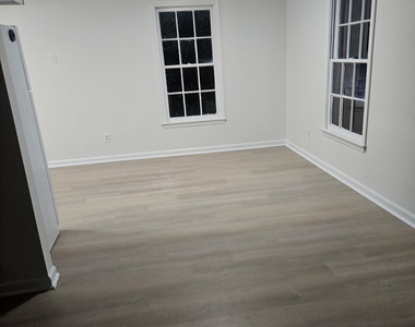 5604 Estates Court - Photo Thumbnail 1