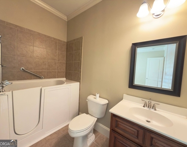 3951 Sovereign Drive - Photo Thumbnail 6