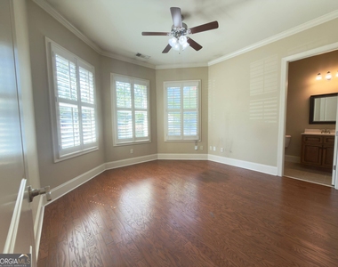 3951 Sovereign Drive - Photo Thumbnail 5