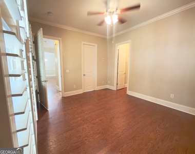 3951 Sovereign Drive - Photo Thumbnail 16