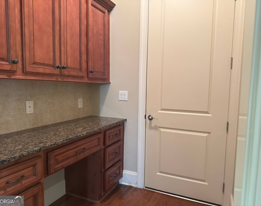 3951 Sovereign Drive - Photo Thumbnail 14