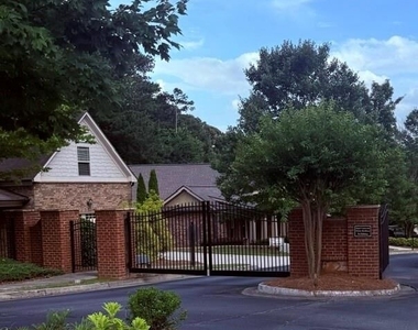 3951 Sovereign Drive - Photo Thumbnail 3