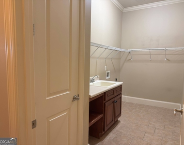3951 Sovereign Drive - Photo Thumbnail 21