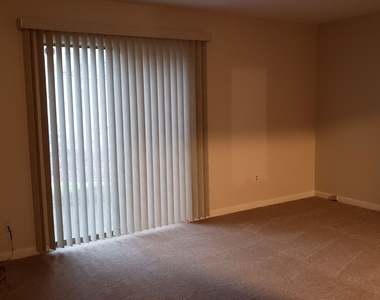 5871 N Castlegate Drive - Photo Thumbnail 6