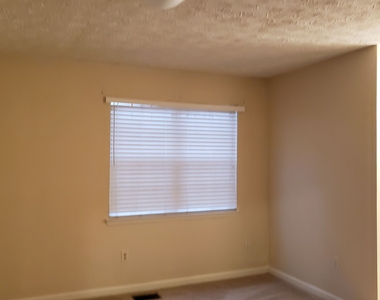 5871 N Castlegate Drive - Photo Thumbnail 9