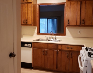 5871 N Castlegate Drive - Photo Thumbnail 4