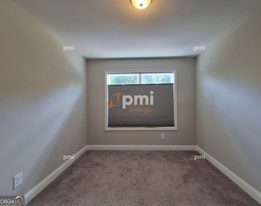 53 Towne Club Drive - Photo Thumbnail 6