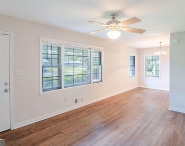 593 Hurt Road Sw - Photo Thumbnail 1