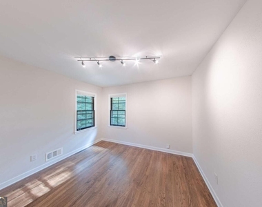 593 Hurt Road Sw - Photo Thumbnail 10