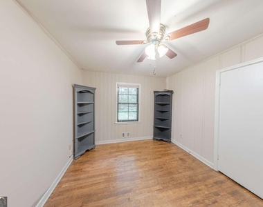 593 Hurt Road Sw - Photo Thumbnail 7