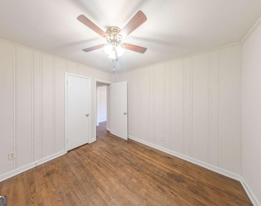 593 Hurt Road Sw - Photo Thumbnail 8