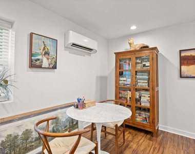 880 Saint Charles Avenue Ne - Photo Thumbnail 6