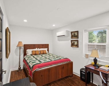 880 Saint Charles Avenue Ne - Photo Thumbnail 14