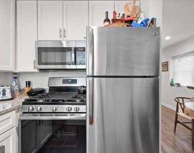 880 Saint Charles Avenue Ne - Photo Thumbnail 9