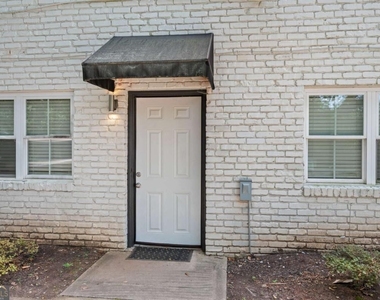 880 Saint Charles Avenue Ne - Photo Thumbnail 1
