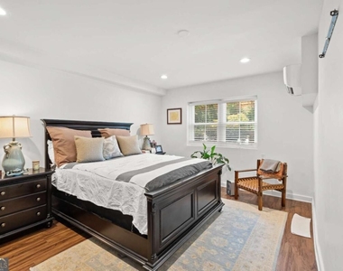 880 Saint Charles Avenue Ne - Photo Thumbnail 10