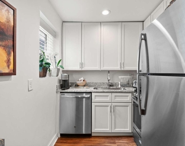 880 Saint Charles Avenue Ne - Photo Thumbnail 7