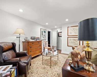 880 Saint Charles Avenue Ne - Photo Thumbnail 2