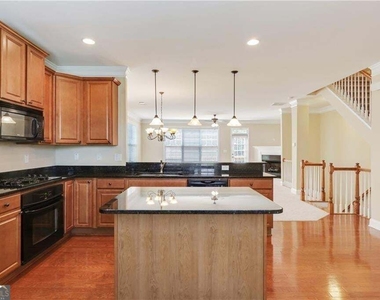 5060 Windcrest Lane - Photo Thumbnail 7