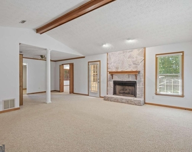 1893 Stanton Way - Photo Thumbnail 3