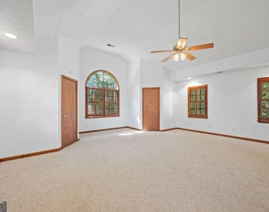 1893 Stanton Way - Photo Thumbnail 7