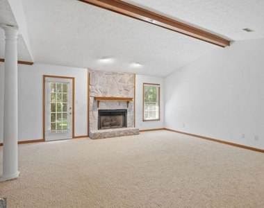 1893 Stanton Way - Photo Thumbnail 2