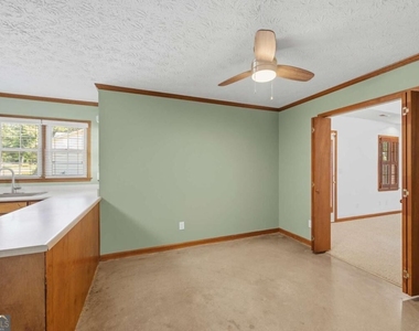 1893 Stanton Way - Photo Thumbnail 11