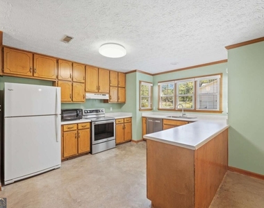 1893 Stanton Way - Photo Thumbnail 12