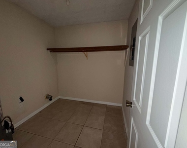 7021 Whitfield Drive - Photo Thumbnail 13