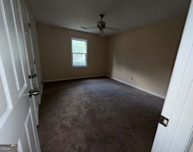 7021 Whitfield Drive - Photo Thumbnail 12