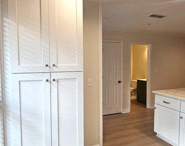 2270 Newport Landing - Photo Thumbnail 7