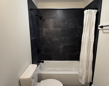 1020 College Avenue - Photo Thumbnail 5