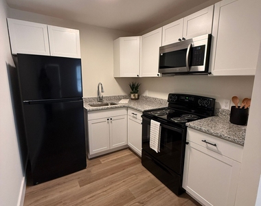 1020 College Avenue - Photo Thumbnail 1