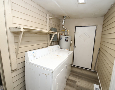 902 Juniper Street - Photo Thumbnail 10